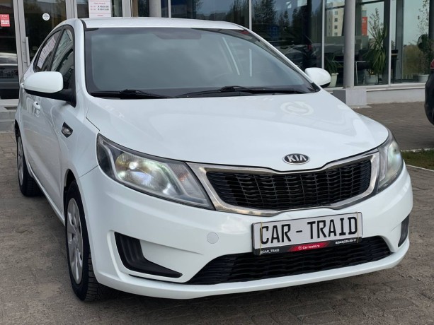 kia-rio-14-l-2014-g-big-3