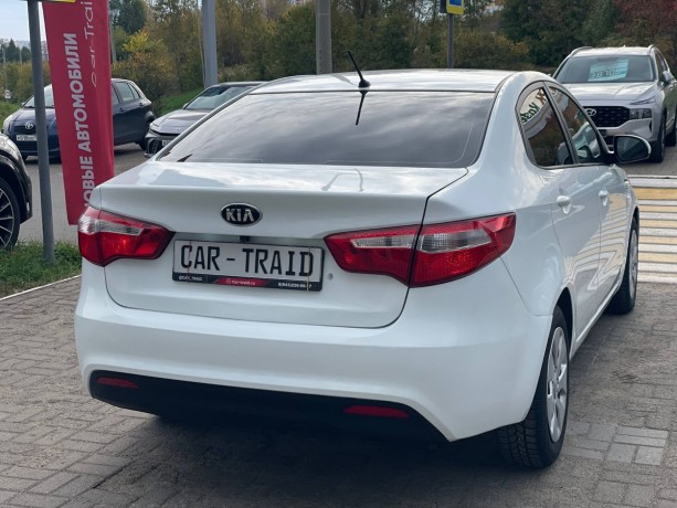 kia-rio-14-l-2014-g-big-4