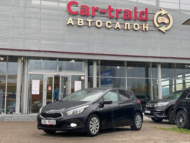 kia-ceed-16-l-2015-g-big-0