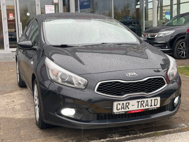 kia-ceed-16-l-2015-g-big-3