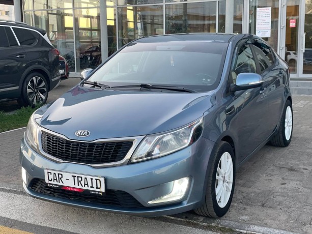 kia-rio-16-l-2013-g-big-1