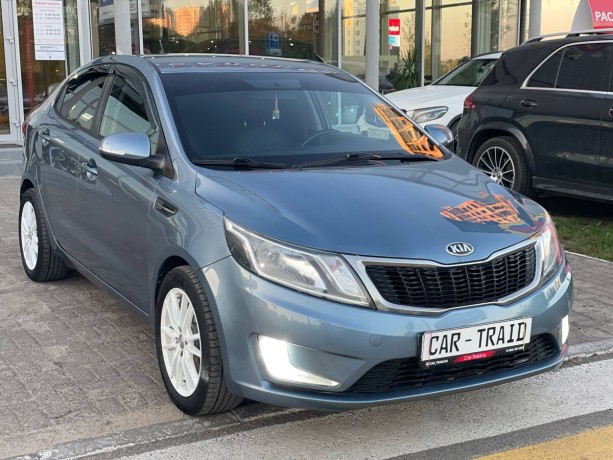 kia-rio-16-l-2013-g-big-3