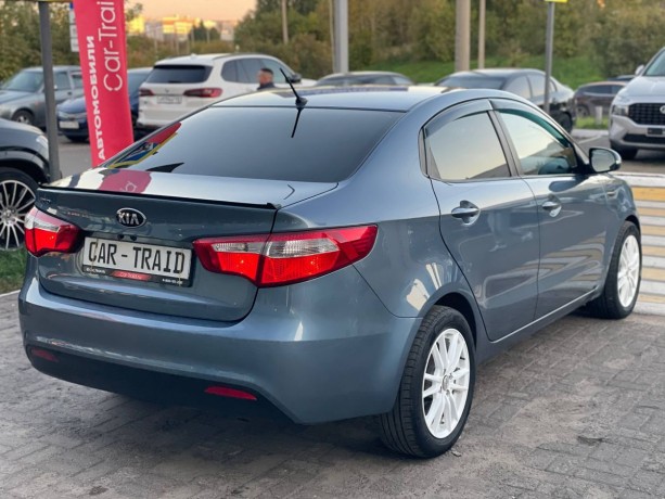 kia-rio-16-l-2013-g-big-4
