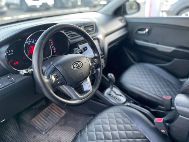 kia-rio-16-l-2013-g-big-8