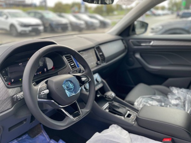 skoda-kodiaq-20-l-2024-g-big-9