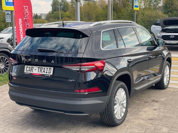 skoda-kodiaq-20-l-2024-g-big-4