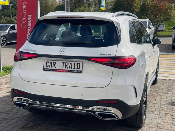 mercedes-benz-glc-20-l-2024-g-big-4