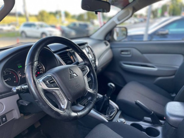 mitsubishi-l200-24-l-2017-g-big-9