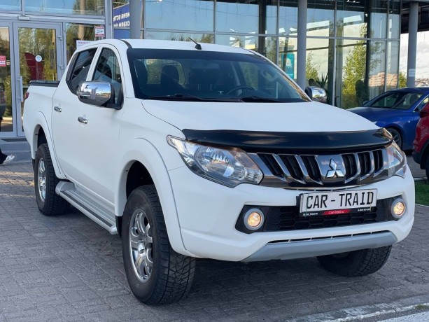 mitsubishi-l200-24-l-2017-g-big-3