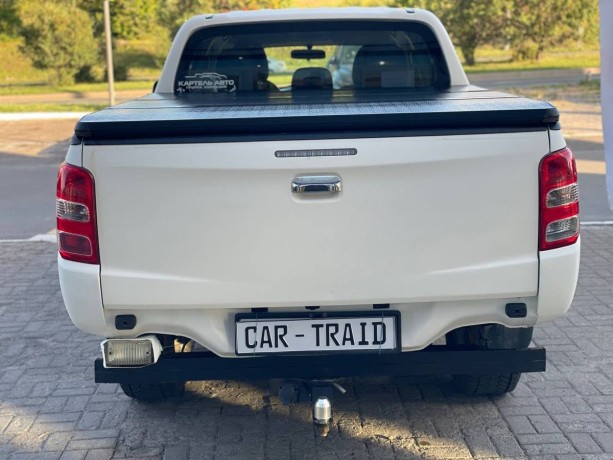 mitsubishi-l200-24-l-2017-g-big-5