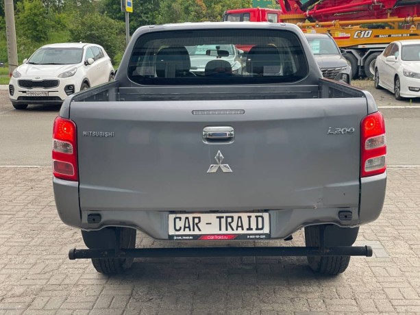 mitsubishi-l200-24-l-2016-g-big-5
