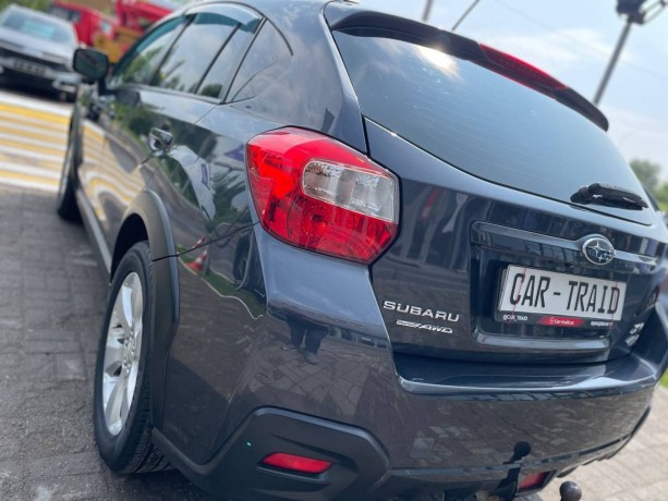 subaru-xv-20-l-2012-g-big-8