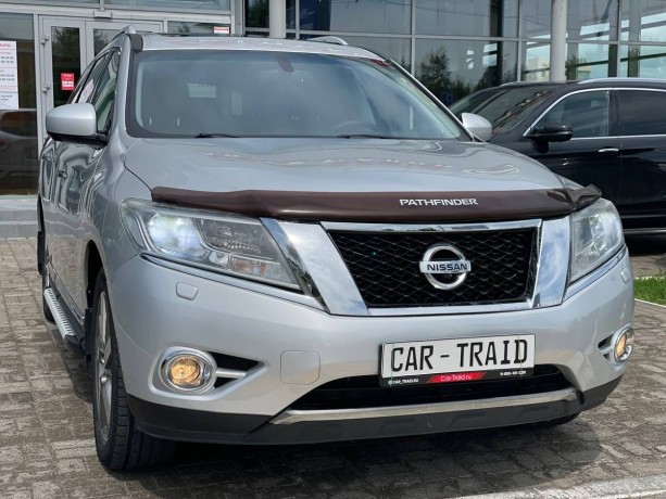 nissan-pathfinder-35-l-2015-g-big-3
