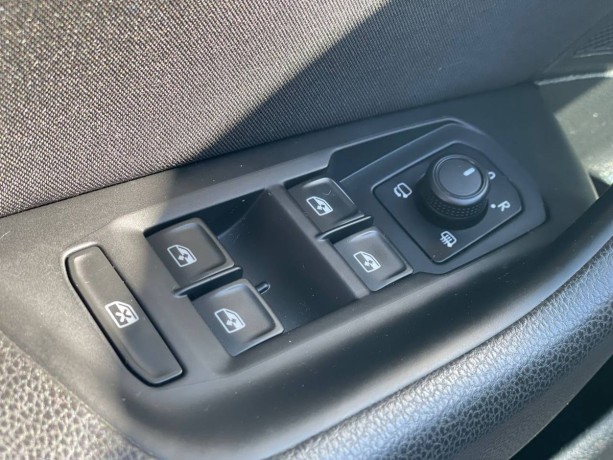 volkswagen-passat-20-l-2019-g-big-9