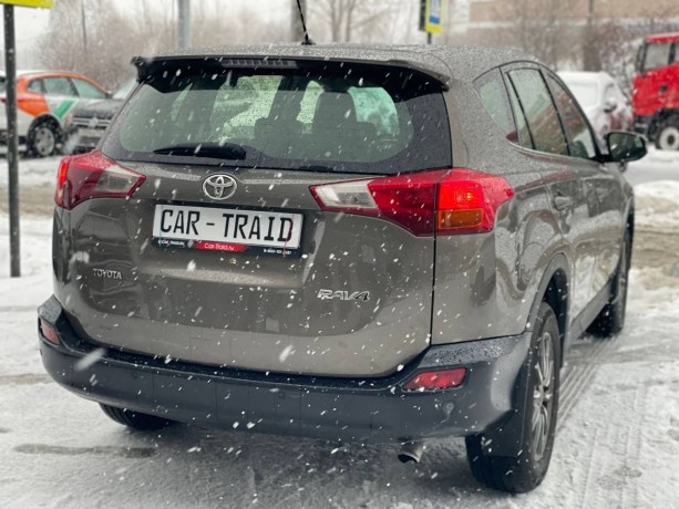 toyota-rav4-20-l-2015-g-big-4