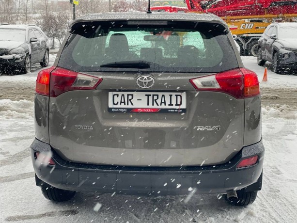 toyota-rav4-20-l-2015-g-big-5
