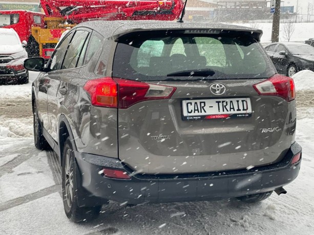 toyota-rav4-20-l-2015-g-big-6