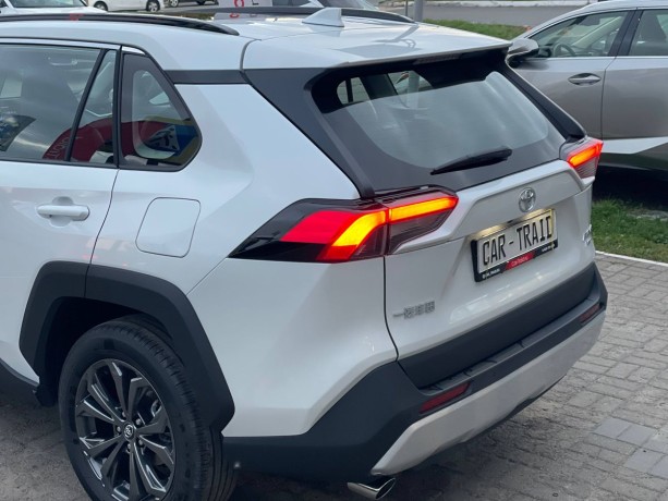 toyota-rav4-20-l-2025-g-big-9