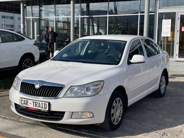 skoda-octavia-14-l-2012-g-big-1