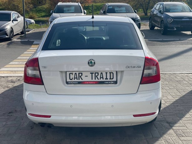 skoda-octavia-14-l-2012-g-big-5