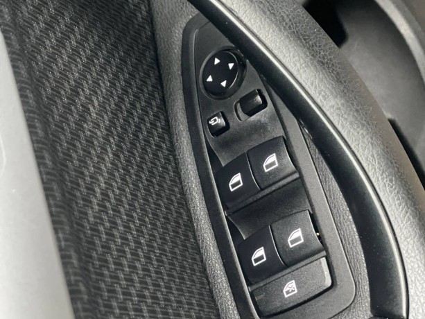 bmw-x1-20-l-2015-g-big-7