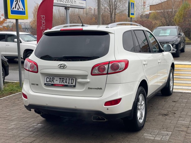 hyundai-santa-fe-24-l-2011-g-big-4