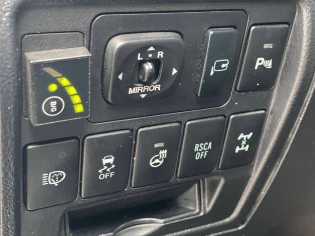 toyota-land-cruiser-46-l-2012-g-big-8