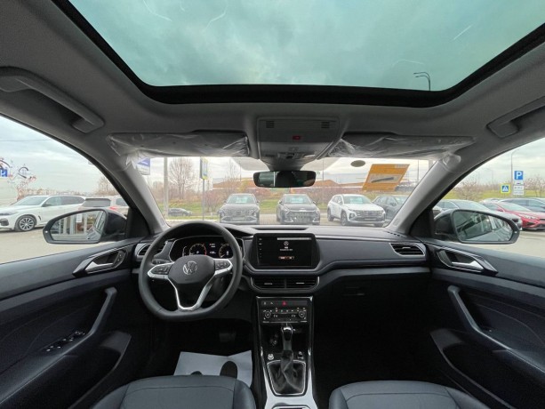 volkswagen-tharu-xr-15-l-2025-g-big-7