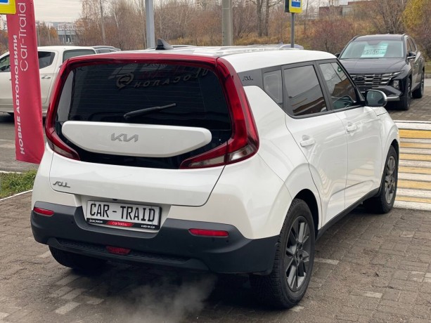 kia-soul-16-l-2021-g-big-4