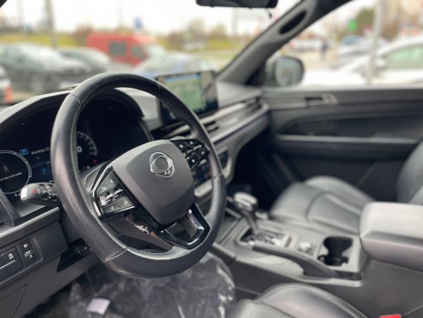 ssangyong-rexton-22-l-2023-g-big-9