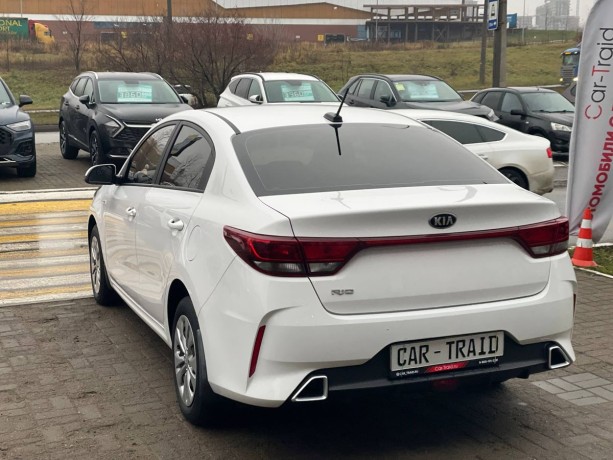 kia-rio-16-l-2021-g-big-6