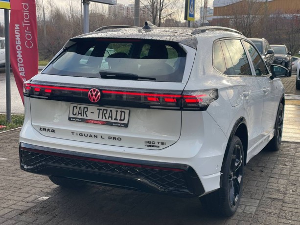 volkswagen-tiguan-20-l-2025-g-big-4