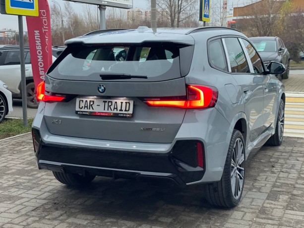 bmw-x1-20-l-2025-g-big-4