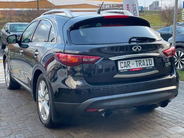 infiniti-qx70-3-l-2014-g-big-6