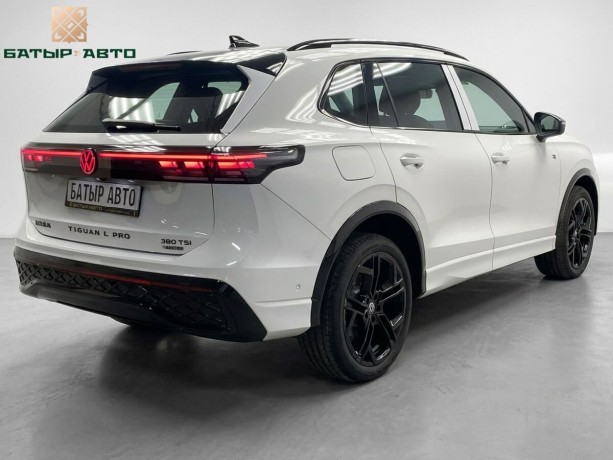 volkswagen-tiguan-20-l-2025-g-big-3