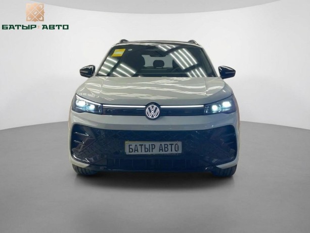 volkswagen-tiguan-20-l-2025-g-big-7