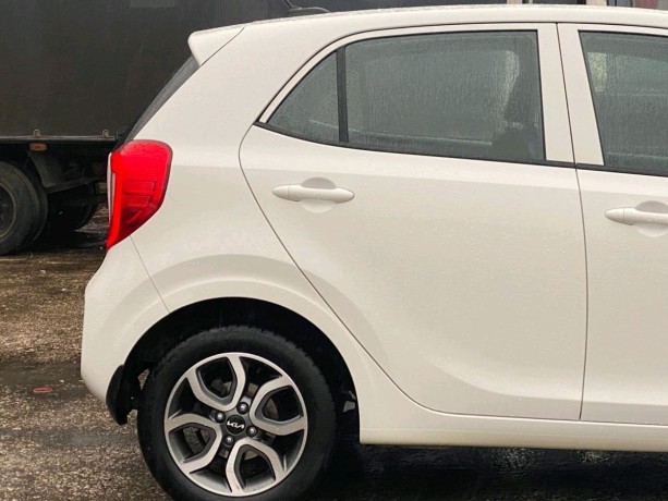 kia-picanto-1-l-2022-g-big-3