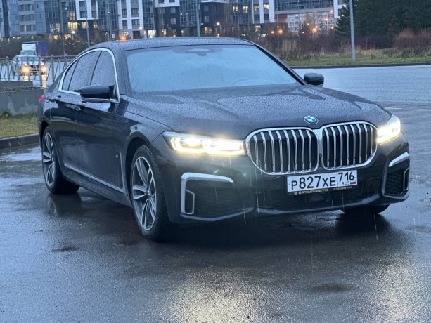 bmw-7-serii-3-l-2019-g-big-2
