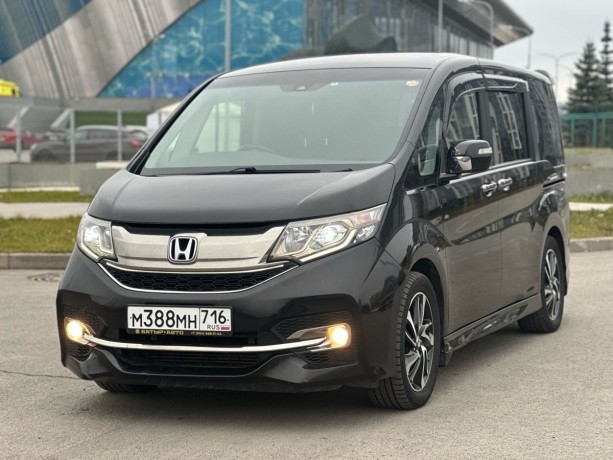 honda-stepwgn-15-l-2016-g-big-0