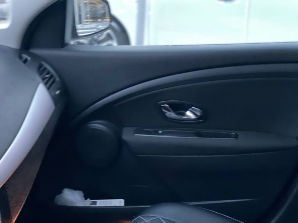 renault-fluence-16-l-2012-g-big-9