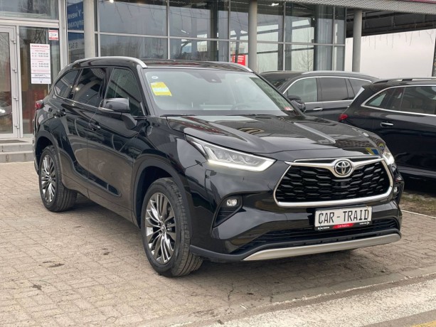 toyota-highlander-20-l-2025-g-big-3