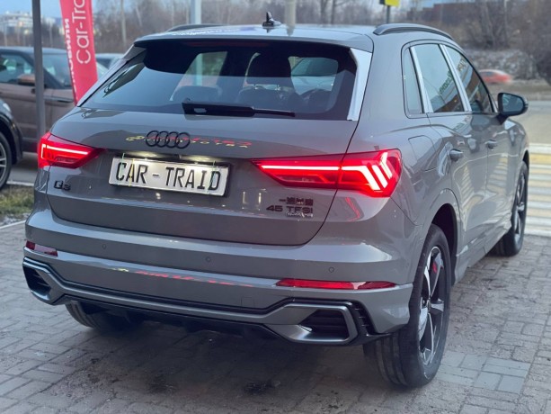 audi-q3-20-l-2025-g-big-4