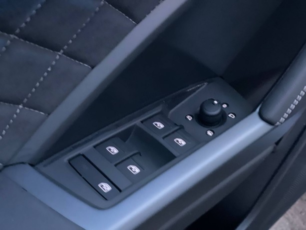 audi-q3-20-l-2025-g-big-7