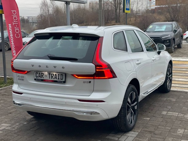 volvo-xc60-20-l-2025-g-big-4