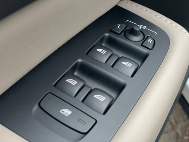 volvo-xc60-20-l-2025-g-big-8