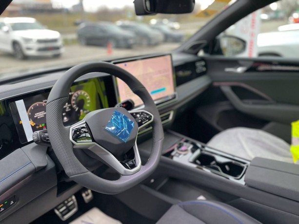 volkswagen-tiguan-20-l-2025-g-big-9