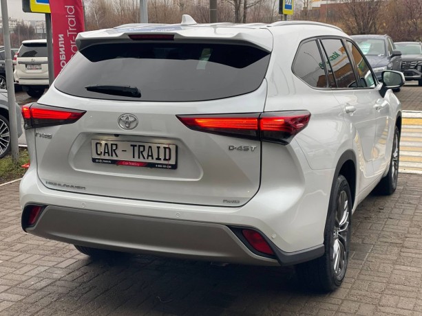 toyota-highlander-20-l-2025-g-big-4