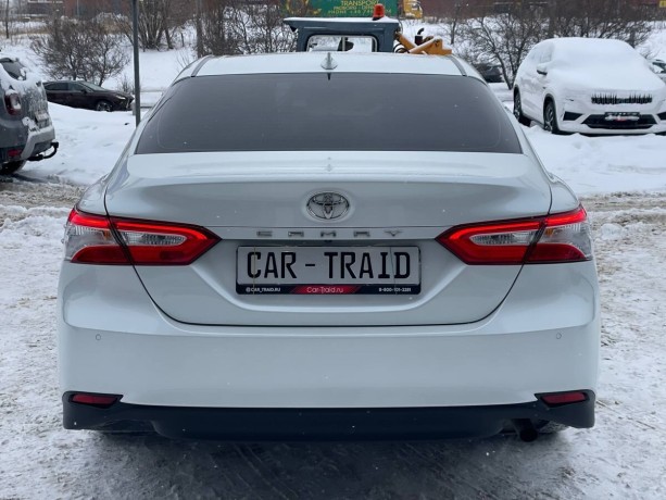 toyota-camry-20-l-2019-g-big-5