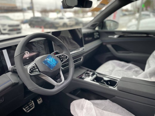 volkswagen-tiguan-20-l-2025-g-big-9