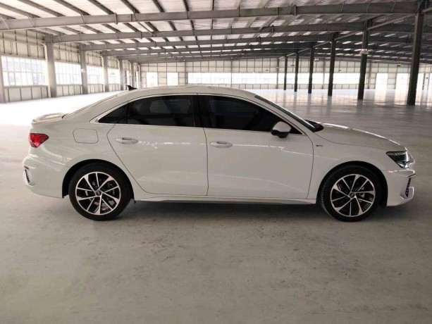 audi-a4-14-l-2022-g-big-3